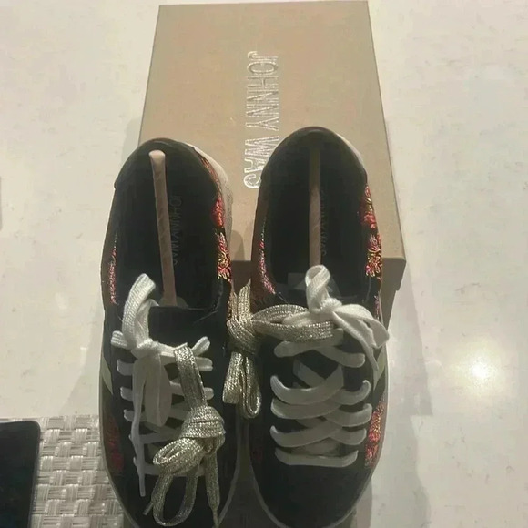 NEW WITH BOX JOHNNY WAS DOWNTOWN JACQUARD SNEAKER - Picture 9 of 10